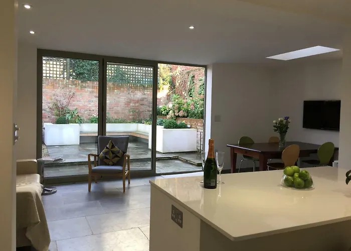 Nyaraló 3 Summer House News