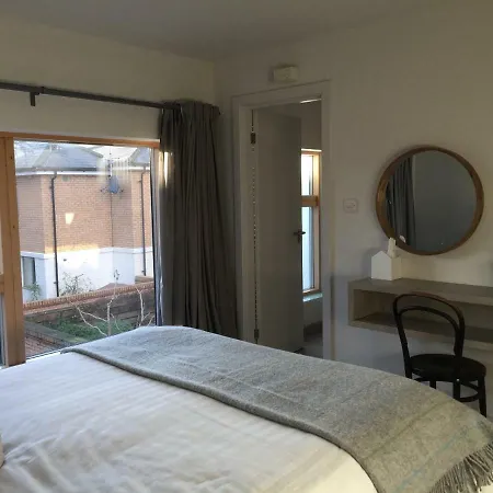 3 Summer House Mews Ferienhaus *